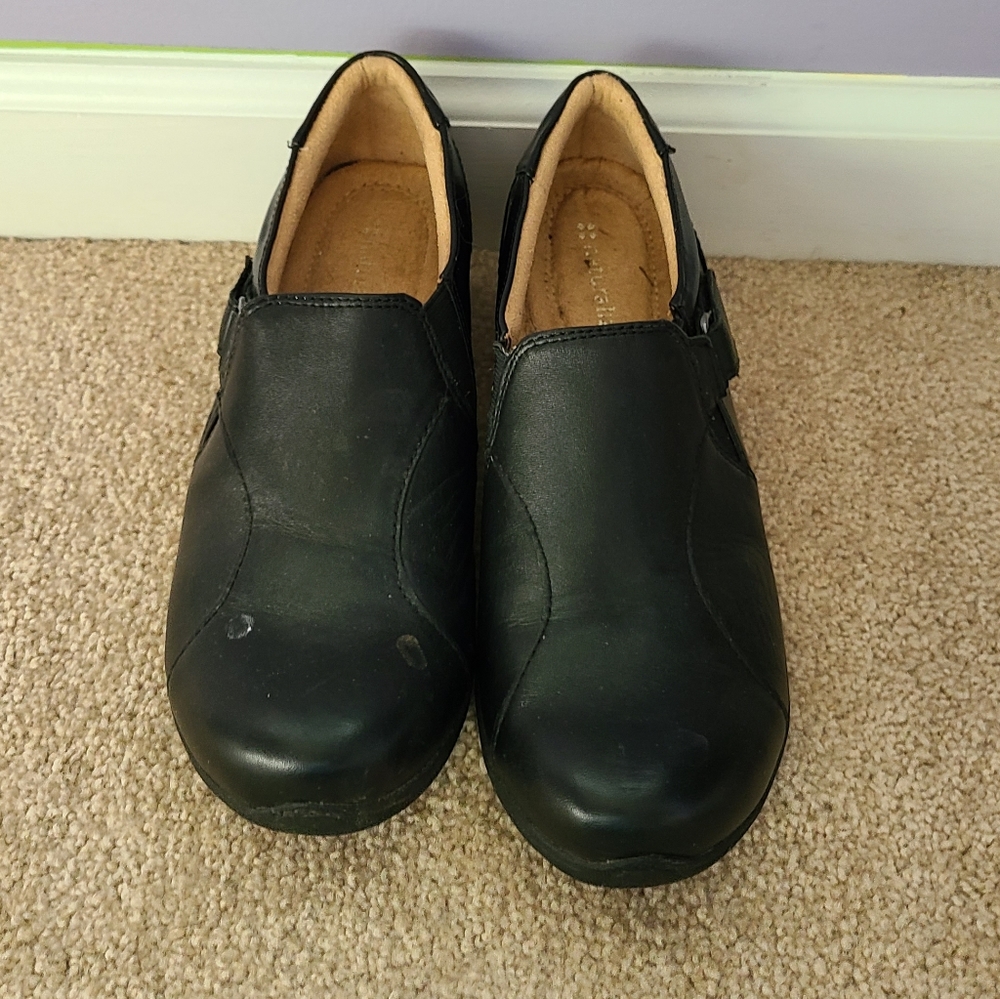 Dress shoes
